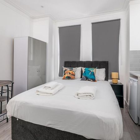 London Selwyn Unique & Stylish Studios Екстер'єр фото