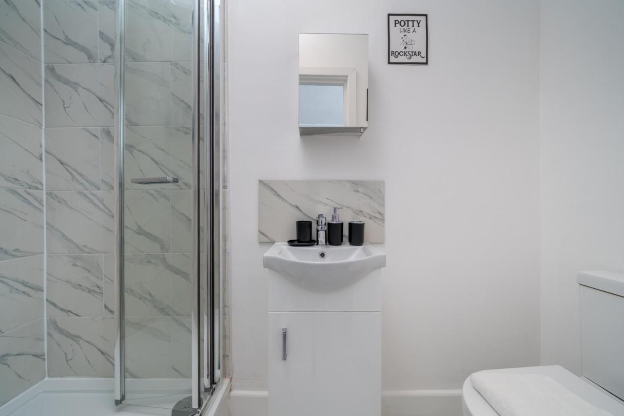 London Selwyn Unique & Stylish Studios Екстер'єр фото