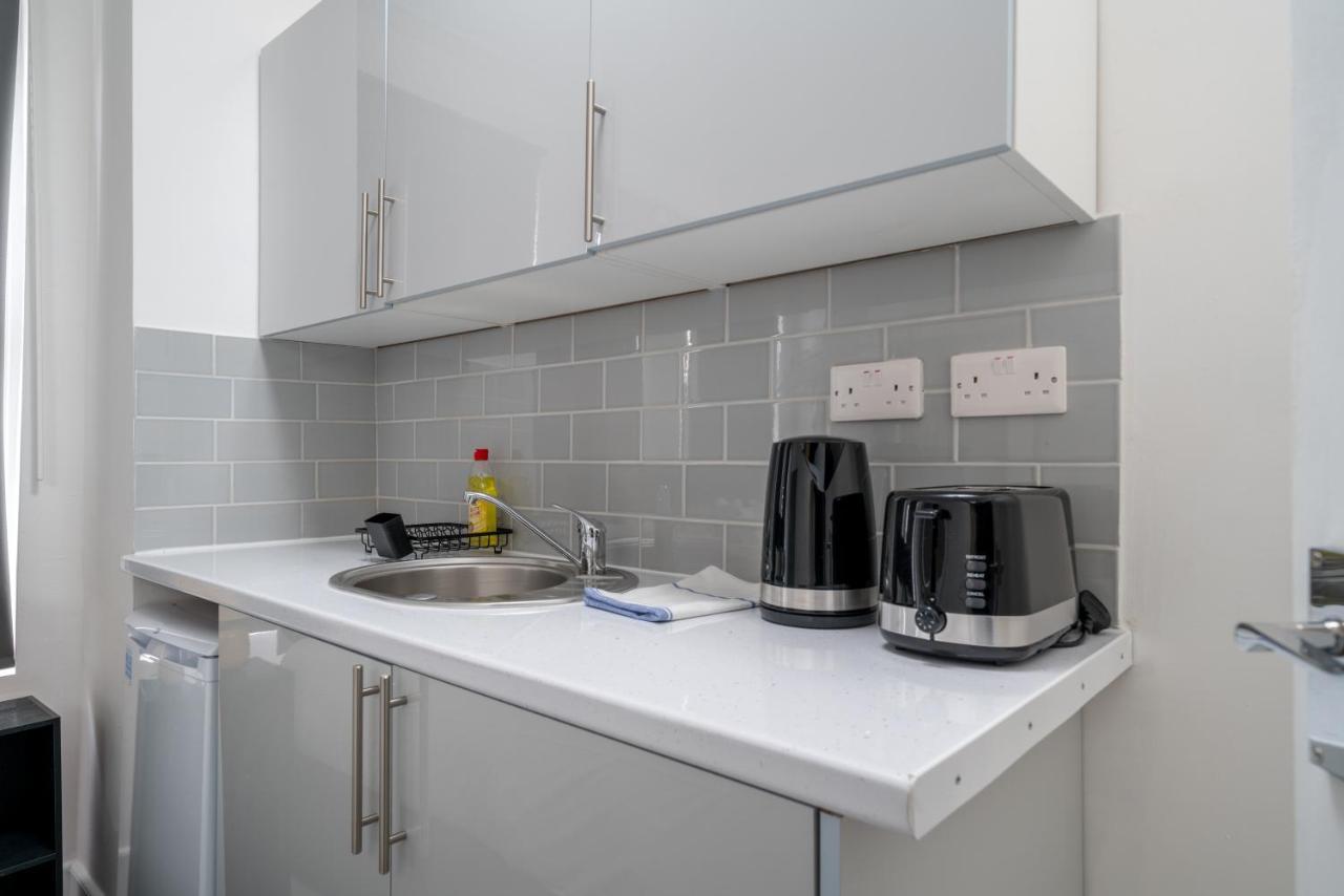 London Selwyn Unique & Stylish Studios Екстер'єр фото